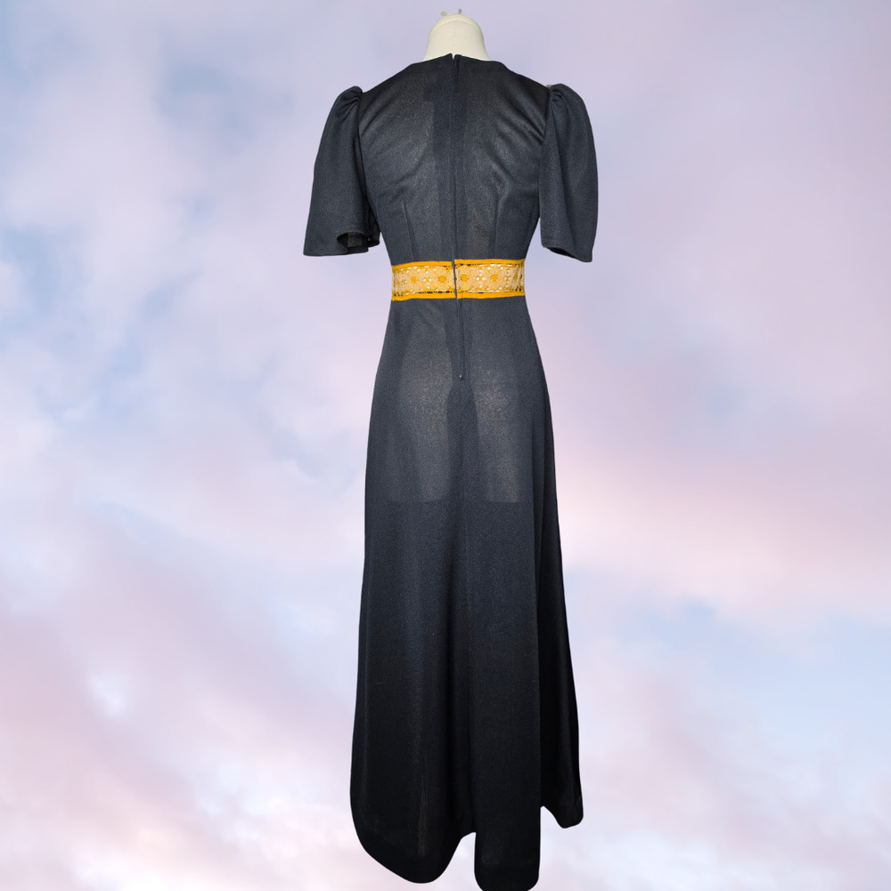 Vtg 60s Mona Black Yellow Crochet Cottage Mod Retro Empire Waist Dress Sz XS - Picture 4 of 6
